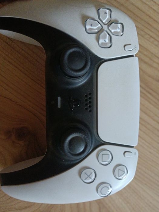 Vând maneta PlayStation 5 Dualsense