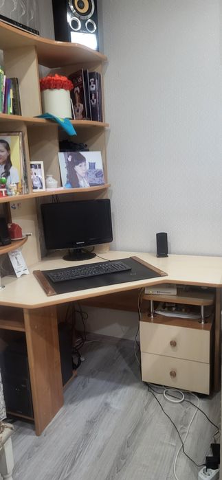 Компьютерный стол