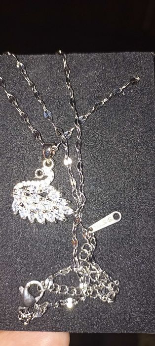 Красиво колие с лебед с цирконии