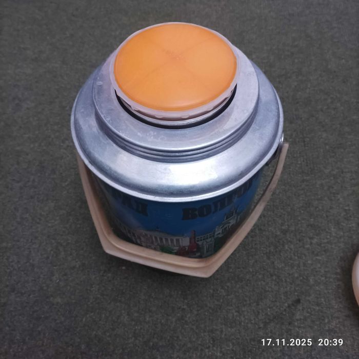 термос советский чайники разные и сахарница