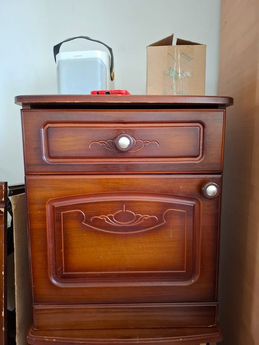 2х спальная кровать, 2 тумбочки, зеркало