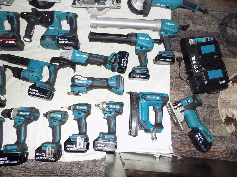Scule Makita 18V  si  scule Makita 220V