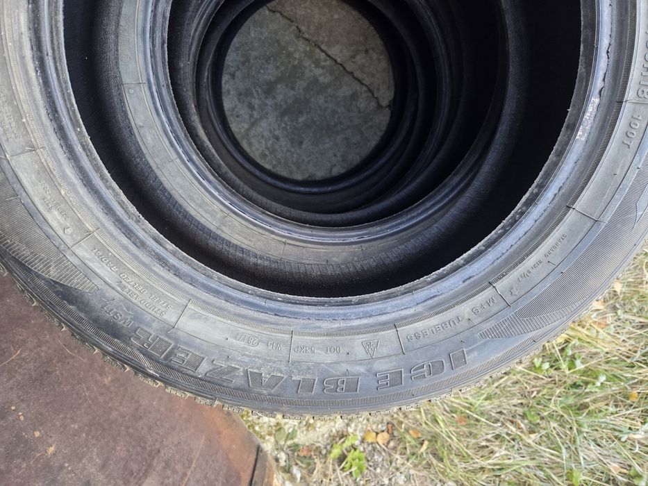 Продам комплект зимних шин.