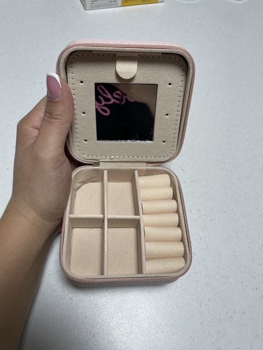 Cutie bijuterii elegantă