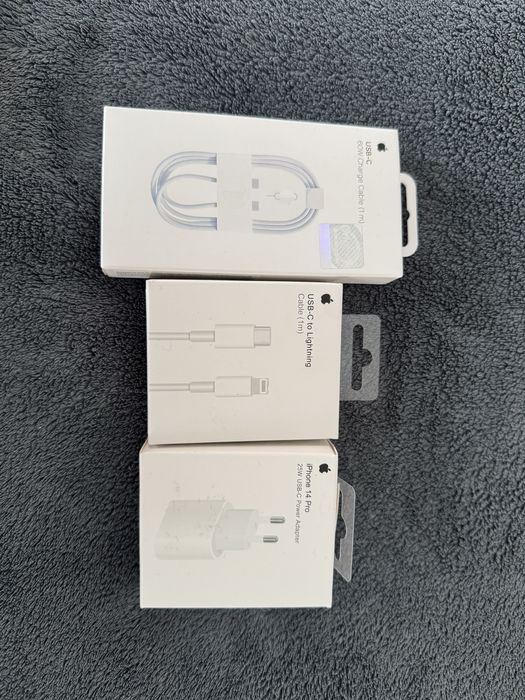 Продавам зарядно и кабел за Iphone type C-type C