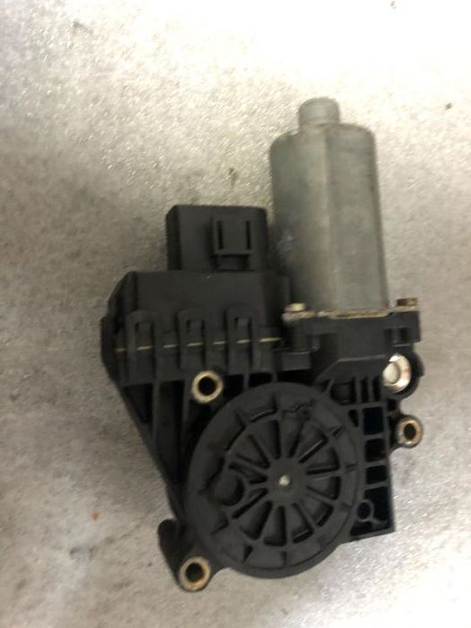 motoras macara stanga fata audi a6 c5