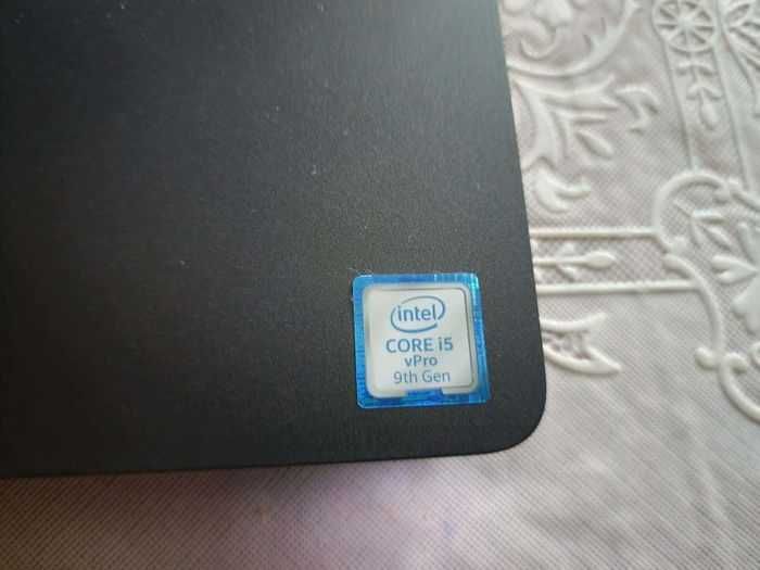 Laptop DELL Latitude 5501, in stare excelenta, :  - CPU Intel i5 9400H , 4 cores, 8 threads, max 4.3 GHz turbo