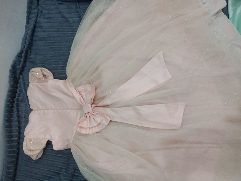 Платье для девочек праздничные