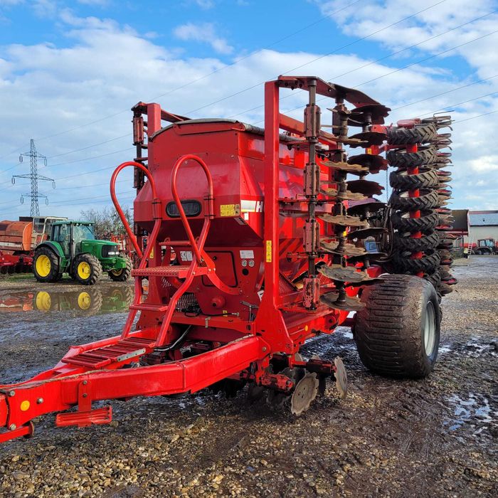 Semanatoare Horsch PRONTO 6 AS, an 2007, latime 6 metri / 3.000 litri