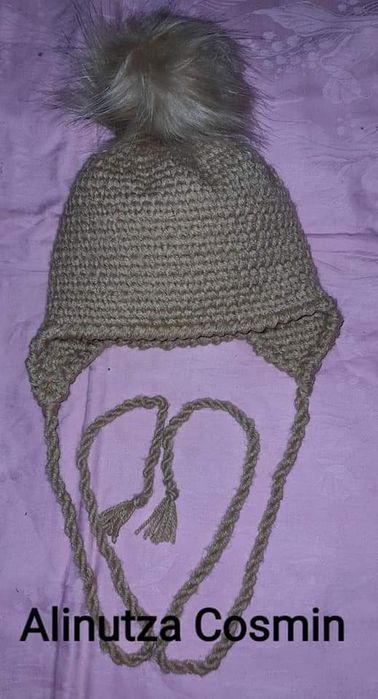 Căciula croșetată manual