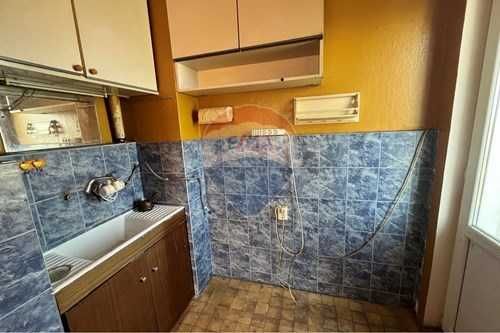 Продава се Тристаен апартамент в Шумен, Пазара - 78 кв.м за 1144 €/кв.м - Снимка #11