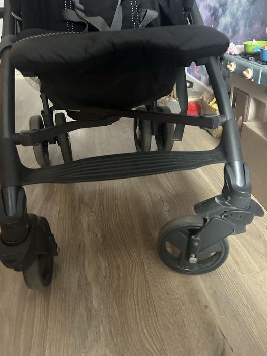 Продам коляску Chicco