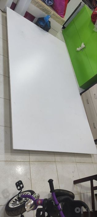 Срочно продаётся стол размером 2x2.70