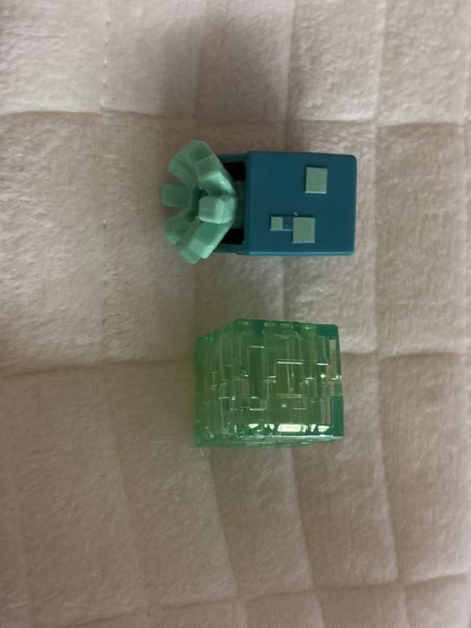 продам фигурки осд и майнкрафт