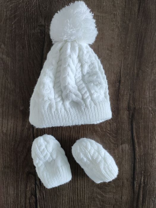 Бебешки зимни шапки и ръкавици 6-12 мес