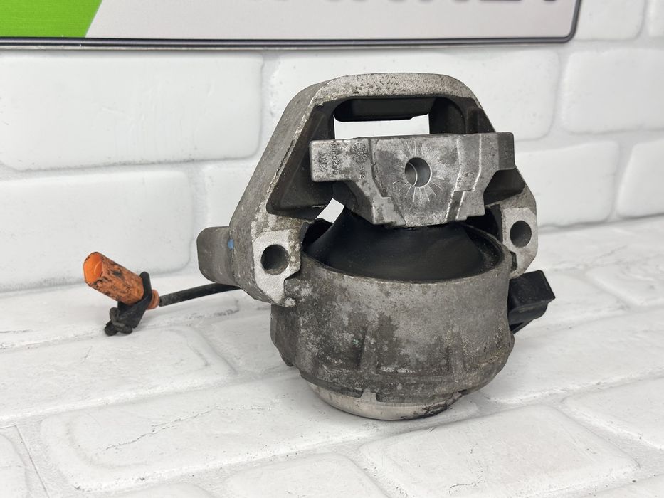 Десен тампон двигател AUDI A6 A7 4G 218 272 CRT 4G0199381LH