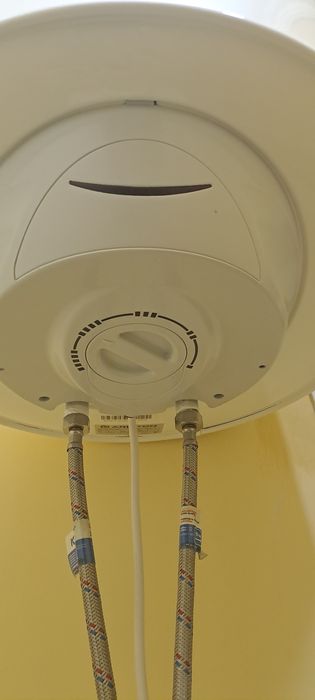 Продаётся водонагреватель Ariston 80L