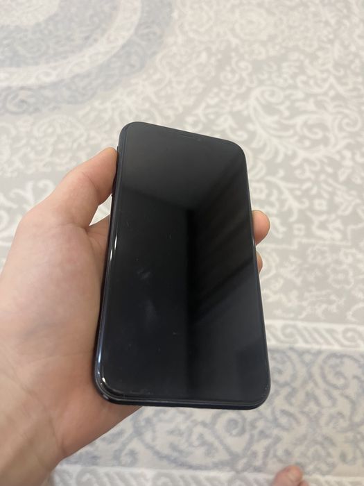 Айфон xr и x черный