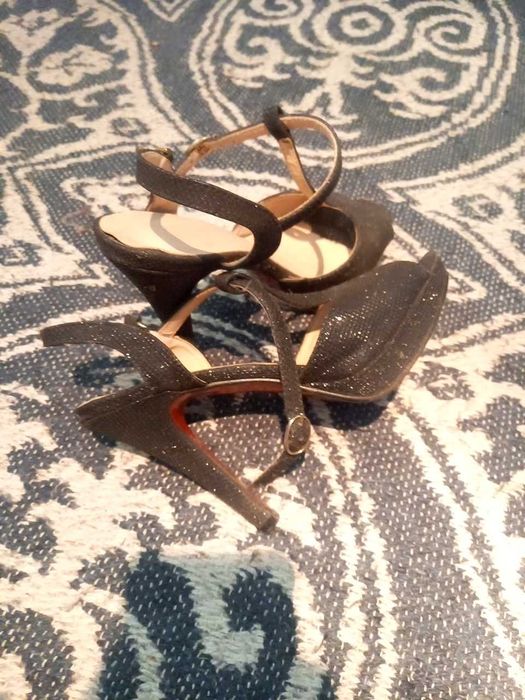 Vand sandale elegante