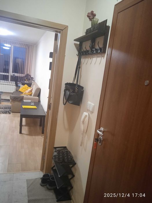 Предлагам под наем двустаен апартамент гр София широк център