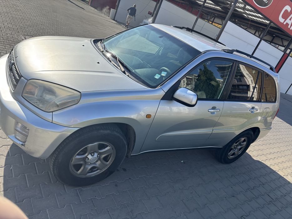 Toyota RAV 4 джип