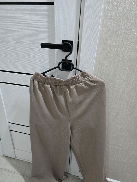 Продам Костюм брючный