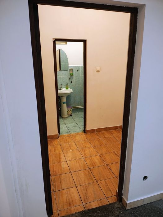 Spațiu comercial de închiriat – ideal pentru magazin / birou / salon