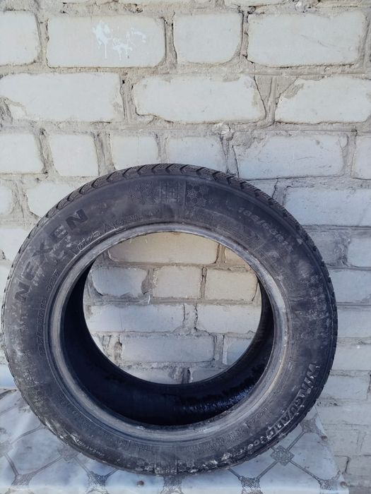 Шина зимняя лепучка