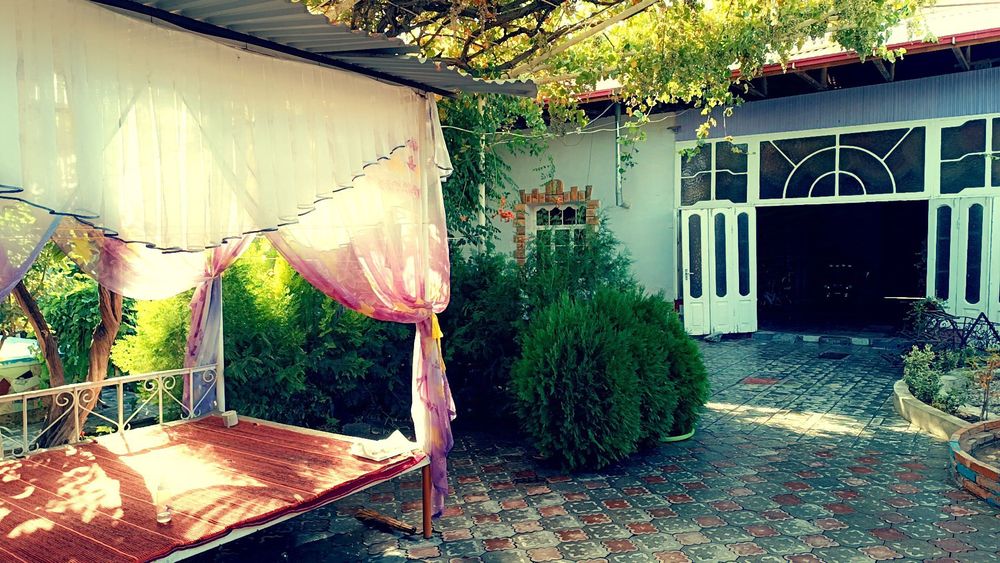 Срочно продаются дом  посёлок Чархин центр.