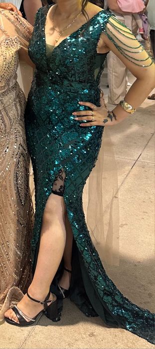 Продавам чиста нова рокля