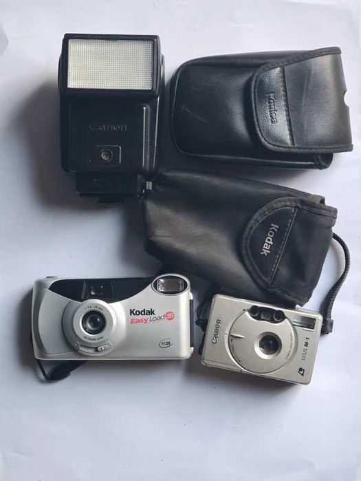 Lot camere foto vintage și blitz Canon (netestate)