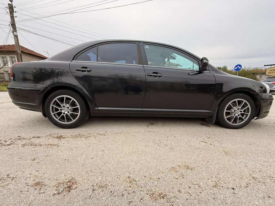 Toyota Avensis T25 2.2