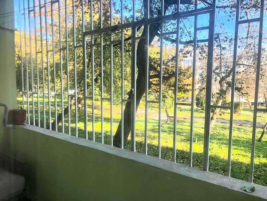 Дава се под наем Едностаен апартамент в Бургас, Лазур - 40 кв.м за 153 € - Снимка #9