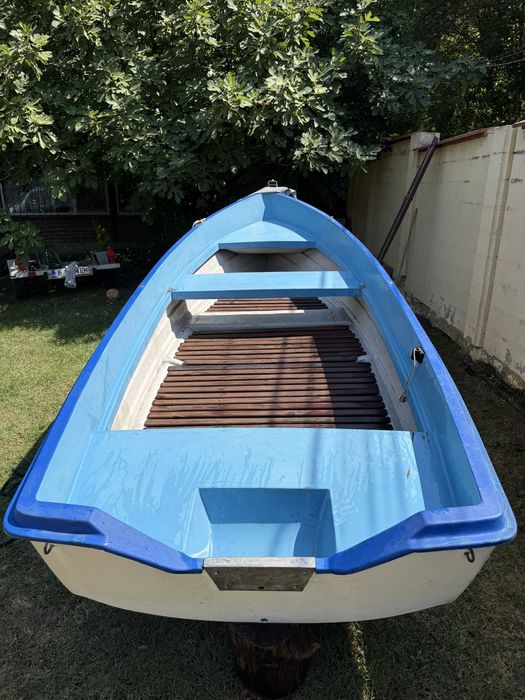 Продава се лодка „Мичуринка“ 4,20 м