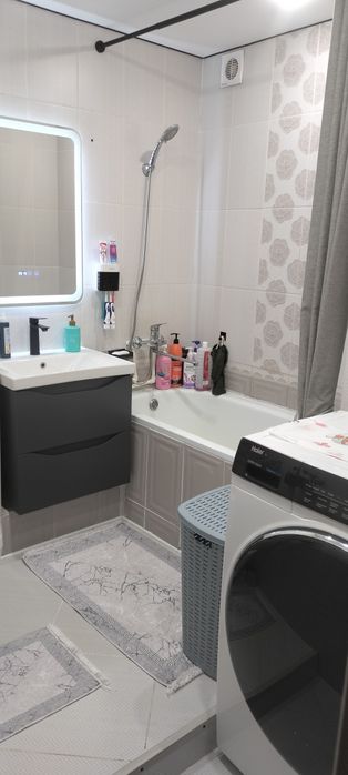 Продам 4 комнатную квартиру