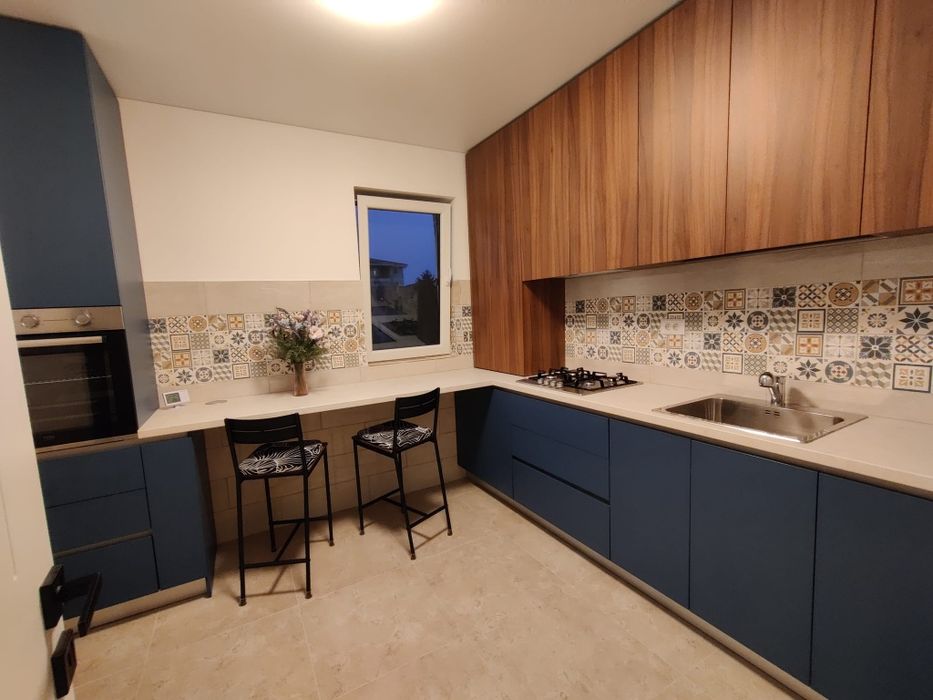 Inchiriez apartament 2 camere decomandat, Apărătorii Patriei, 5 min de