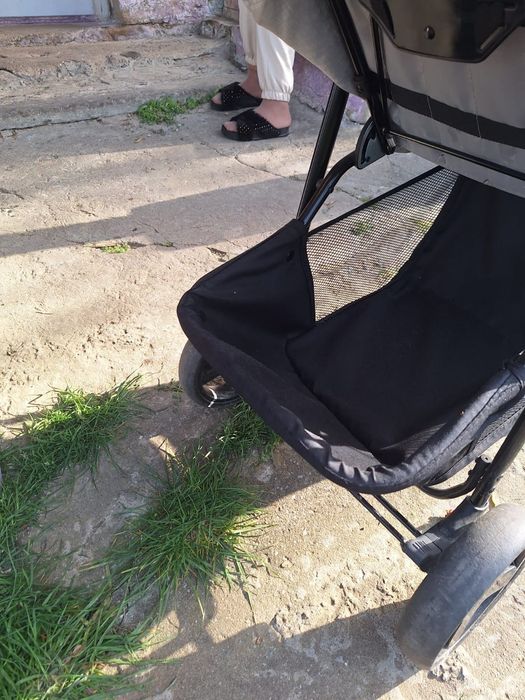 количка за бебе...