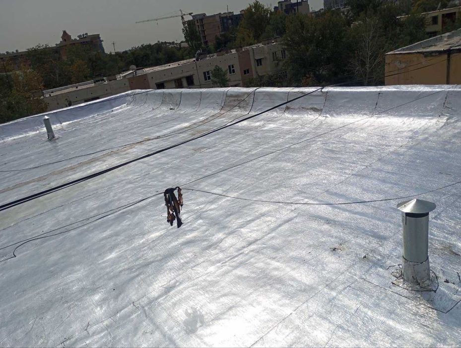 Покрытие крыши Фольгоизолом с гарантией от фирмы.