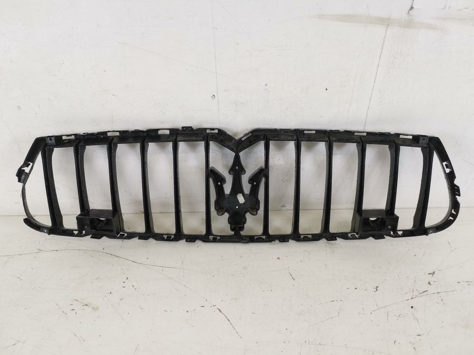 Централна решетка на радиатора Мазерати Гибли 3 / Maserati Ghibli 3 Це