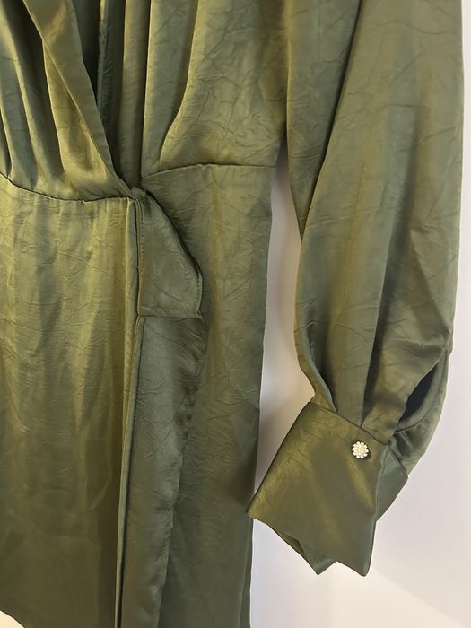 ежедневна и официална рокля сатенена с ръкав зелена Mango