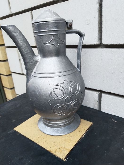 Продам кувшин 1.5 литра.