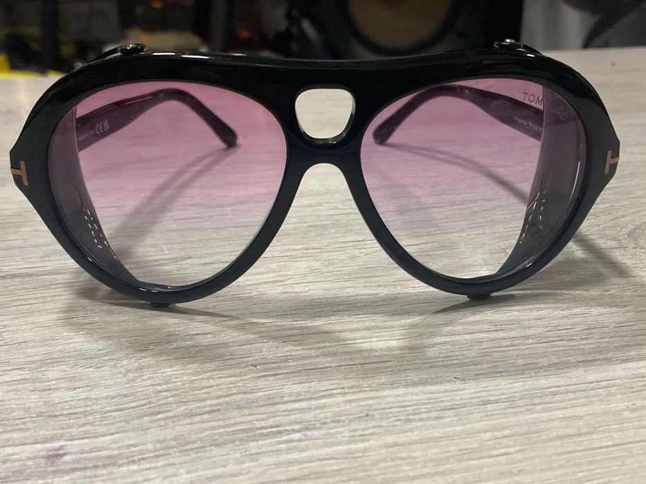 Слънчеви очила  Tom Ford Neughman TF882 01Y - As Seen On Bebe Rexha