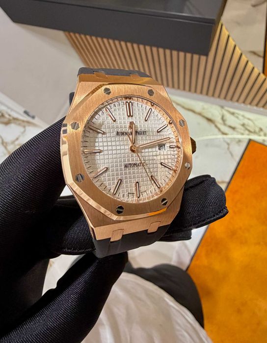 Audemars piguet royal oak каучук/бял циферблат