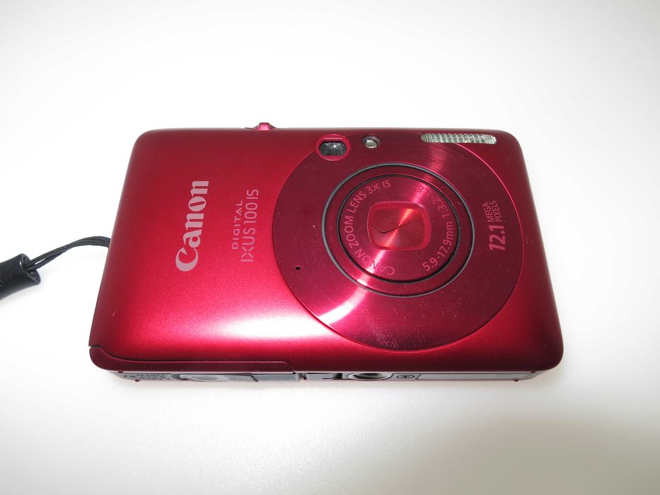 Canon Digital IXUS 100 ултра компактен фотоапарат дигитална камера НОВ