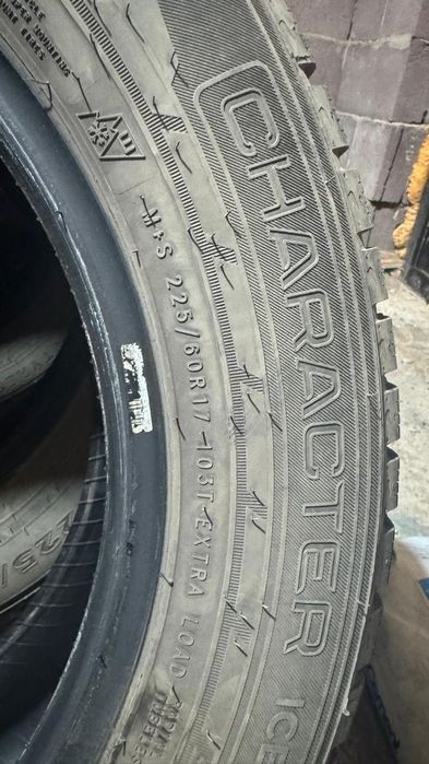 Продам зимние шины 225/60/17
