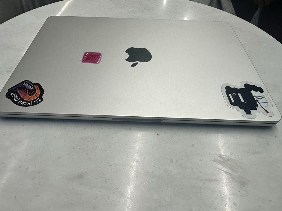 Apple MacBook m4 13.6 16/512