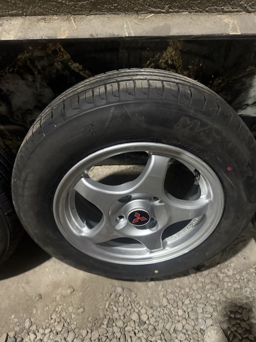 Мицубиси диски 15-й с покрышками