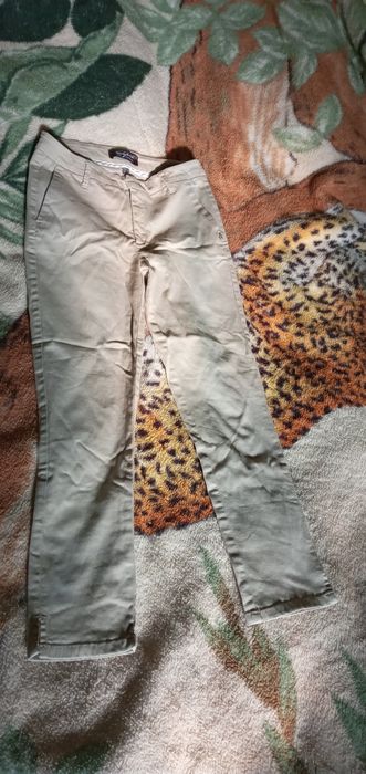 Продается два канбенезона женские и брюки б/у