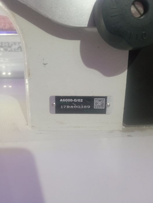 Zoje tikuv mashinasi sotiladi