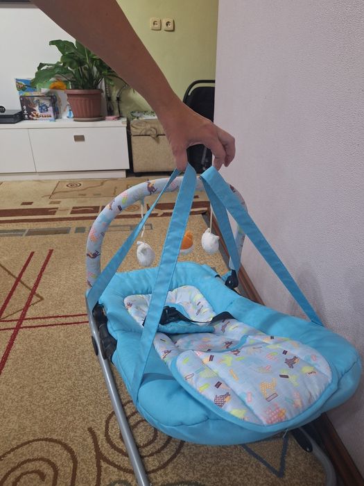 Продам сиденье для малыша.